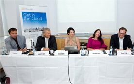 Vorstellung der Wolke: Thomas Lutz, Sprecher Microsoft; Thomas Hintze, UPC; Alexandra  Moser und Petra Jenner, Microsoft und Kunde Markus Raith, Vorarlberger Medienhaus (v.l.).